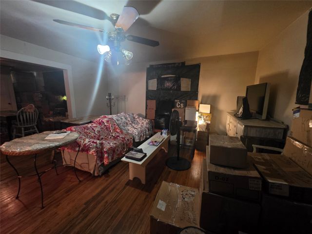 401 W Wilson Street, Cleburne, TX 76033