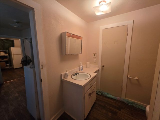 401 W Wilson Street, Cleburne, TX 76033