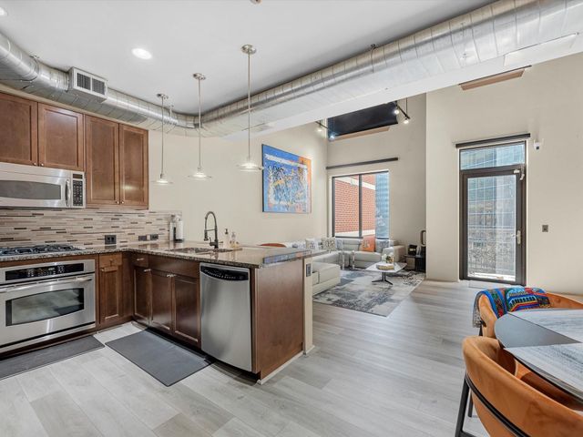 5005 Hidalgo Street 613, Houston, TX 77056