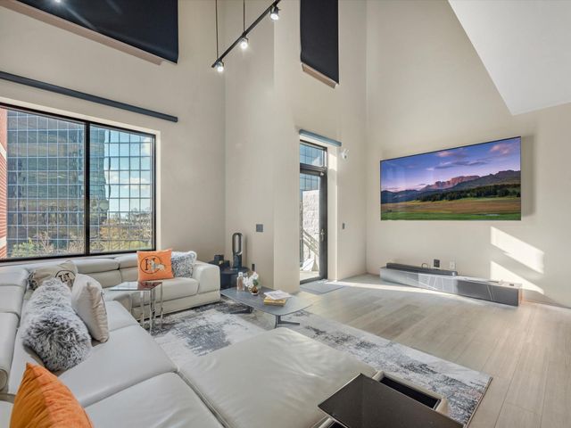 5005 Hidalgo Street 613, Houston, TX 77056