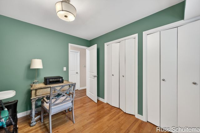 18270 N Fruitport Road, Spring Lake, MI 49456
