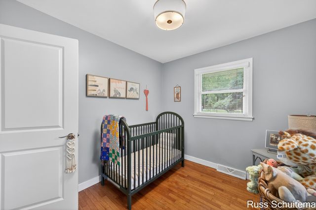 18270 N Fruitport Road, Spring Lake, MI 49456