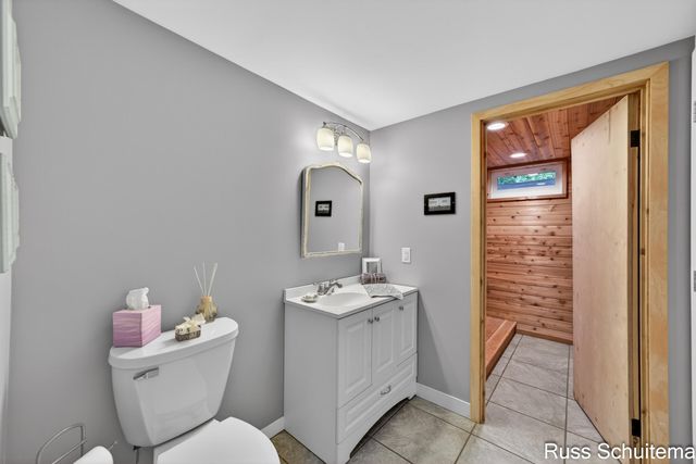 18270 N Fruitport Road, Spring Lake, MI 49456