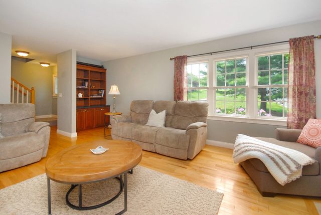 35 Lancaster County Rd 8A, Harvard, MA 01451
