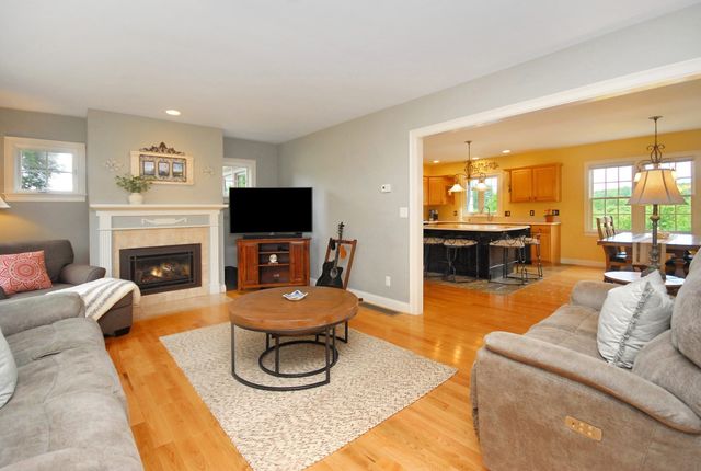 35 Lancaster County Rd 8A, Harvard, MA 01451