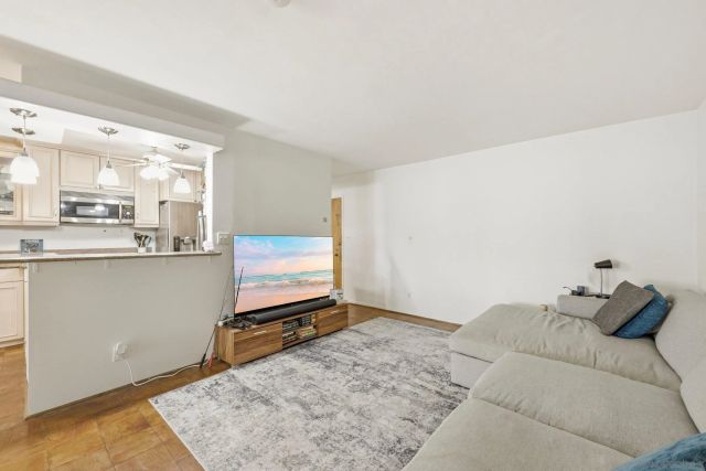 2364 Torrey pines Rd. 38, La Jolla, CA 92037