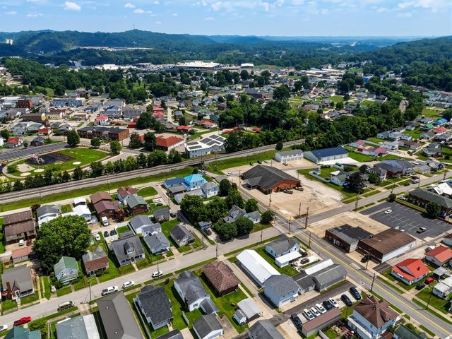 743 Lee Street, Barboursville, WV 25504