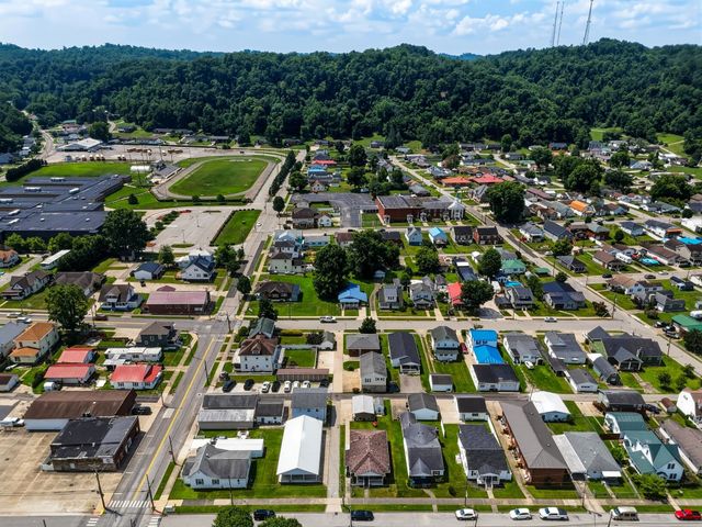 743 Lee Street, Barboursville, WV 25504