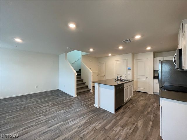 5000 Hunter Mesa Avenue, Las Vegas, NV 89139