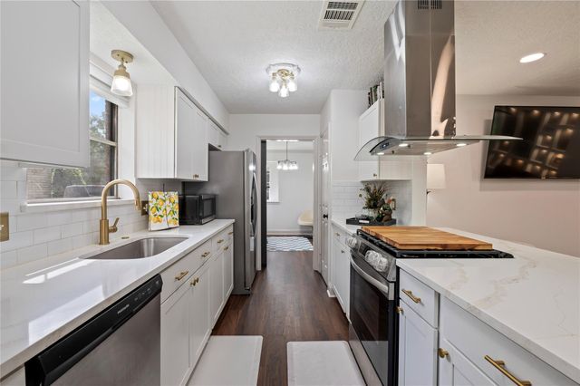 5110 Tashkent Drive, Friendswood, TX 77546