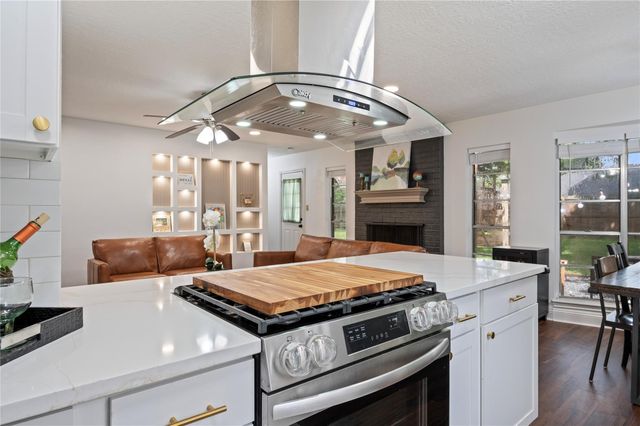 5110 Tashkent Drive, Friendswood, TX 77546