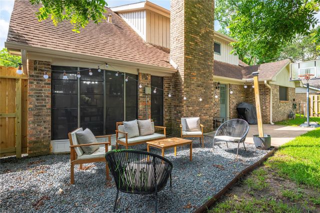 5110 Tashkent Drive, Friendswood, TX 77546