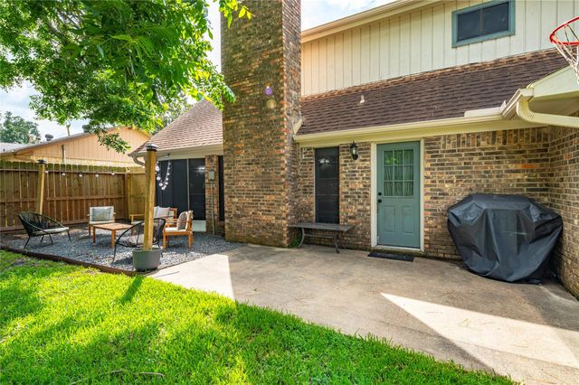 5110 Tashkent Drive, Friendswood, TX 77546