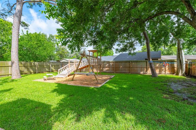 5110 Tashkent Drive, Friendswood, TX 77546