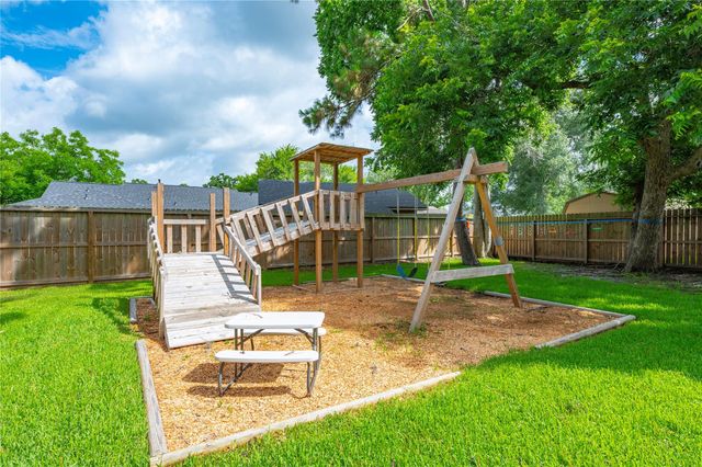 5110 Tashkent Drive, Friendswood, TX 77546