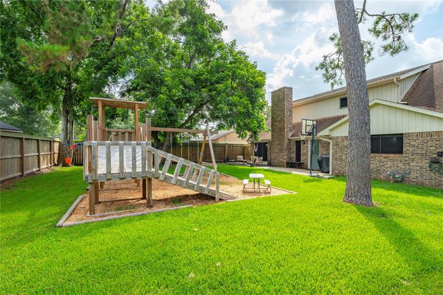 5110 Tashkent Drive, Friendswood, TX 77546