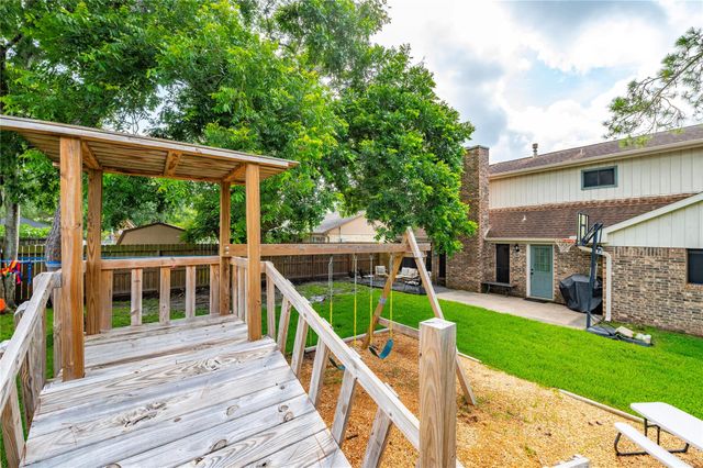 5110 Tashkent Drive, Friendswood, TX 77546