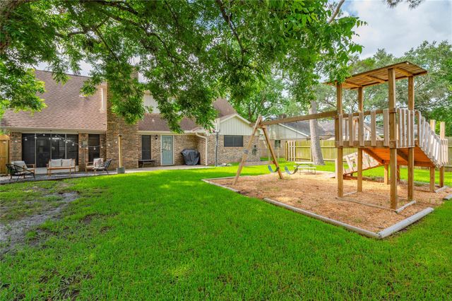 5110 Tashkent Drive, Friendswood, TX 77546
