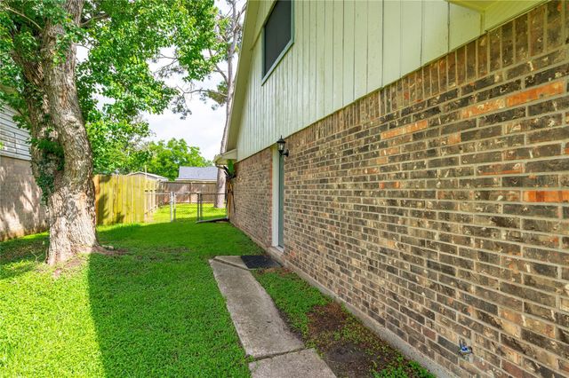 5110 Tashkent Drive, Friendswood, TX 77546
