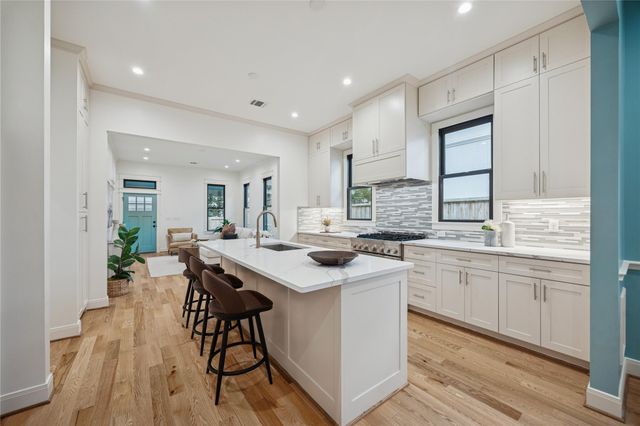 638 Harvard Street, Houston, TX 77007