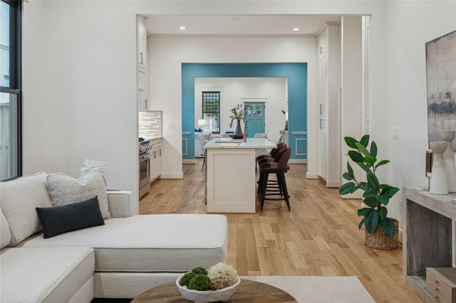 638 Harvard Street, Houston, TX 77007