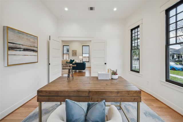 638 Harvard Street, Houston, TX 77007