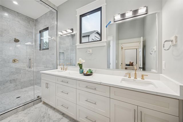 638 Harvard Street, Houston, TX 77007