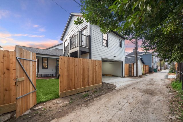 638 Harvard Street, Houston, TX 77007