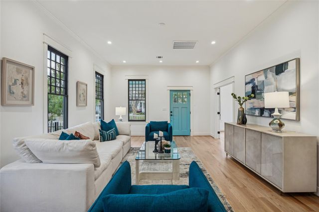 638 Harvard Street, Houston, TX 77007