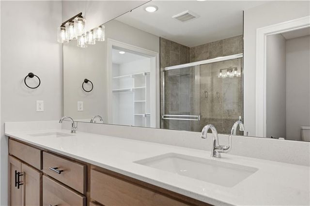 13458 W 179th Terrace, Overland Park, KS 66013