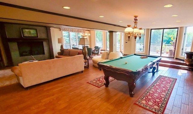 1210 Hawthorne Lane 1, Hinsdale, IL 60521