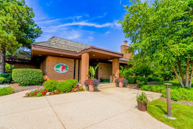 1210 Hawthorne Lane 1, Hinsdale, IL 60521