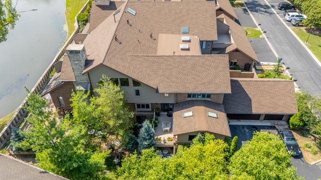1210 Hawthorne Lane 1, Hinsdale, IL 60521