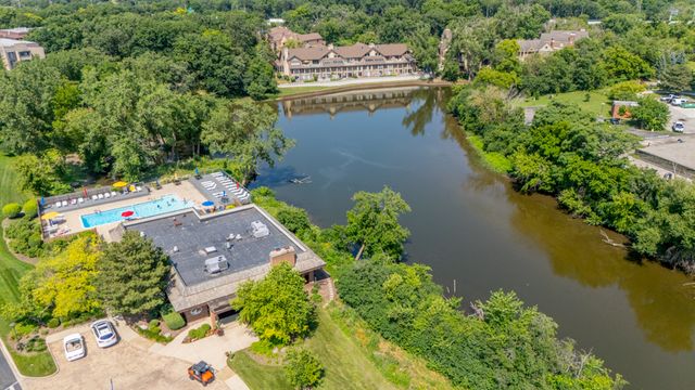 1210 Hawthorne Lane 1, Hinsdale, IL 60521
