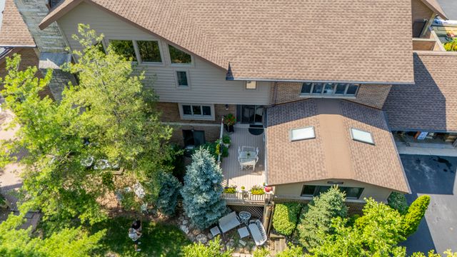 1210 Hawthorne Lane 1, Hinsdale, IL 60521