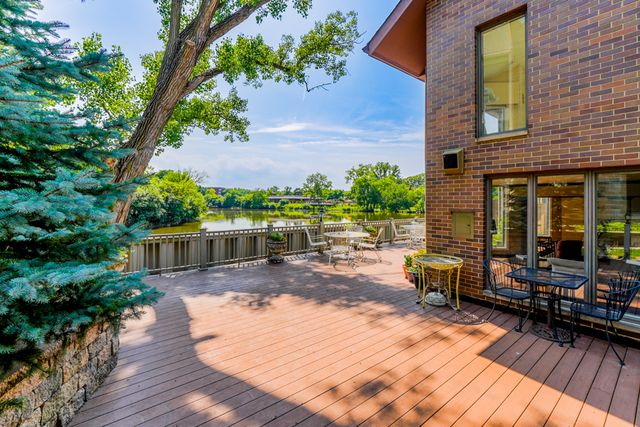 1210 Hawthorne Lane 1, Hinsdale, IL 60521