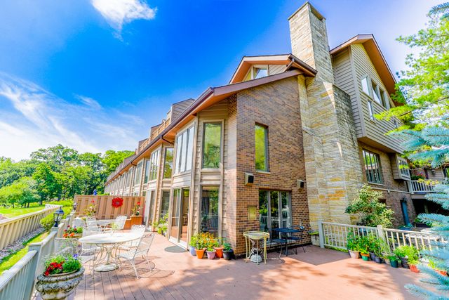1210 Hawthorne Lane 1, Hinsdale, IL 60521