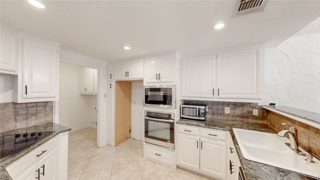 2121 Stradivarius Lane, Carrollton, TX 75007