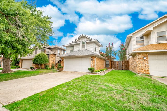 2121 Stradivarius Lane, Carrollton, TX 75007