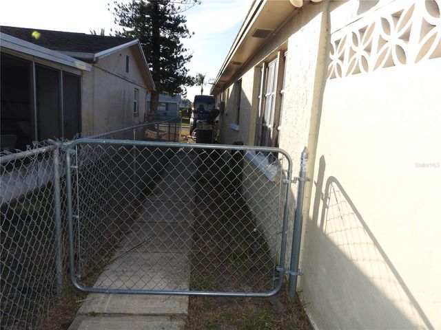 1324 VIKING DRIVE, Holiday, FL 34691