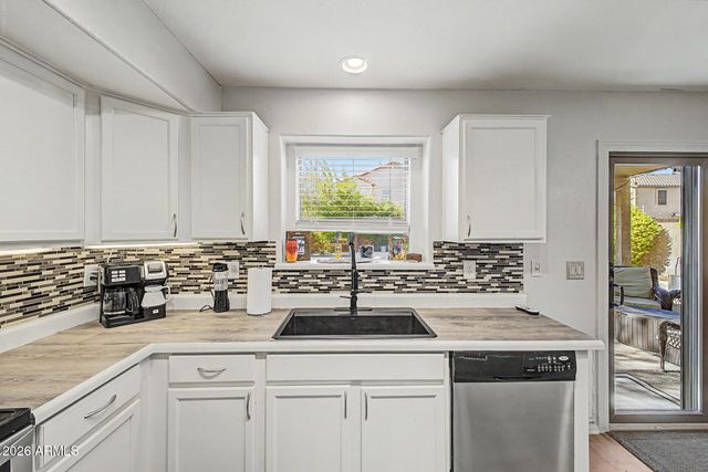 2532 W STRAIGHT ARROW Lane, Phoenix, AZ 85085