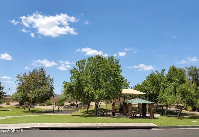 2532 W STRAIGHT ARROW Lane, Phoenix, AZ 85085