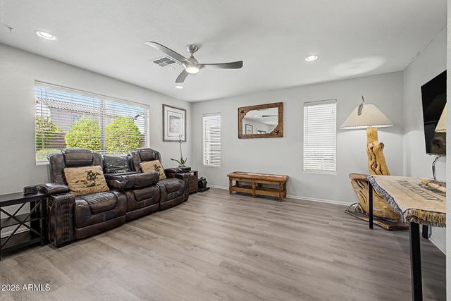 2532 W STRAIGHT ARROW Lane, Phoenix, AZ 85085