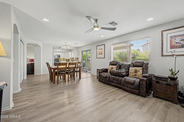 2532 W STRAIGHT ARROW Lane, Phoenix, AZ 85085