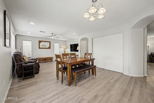 2532 W STRAIGHT ARROW Lane, Phoenix, AZ 85085