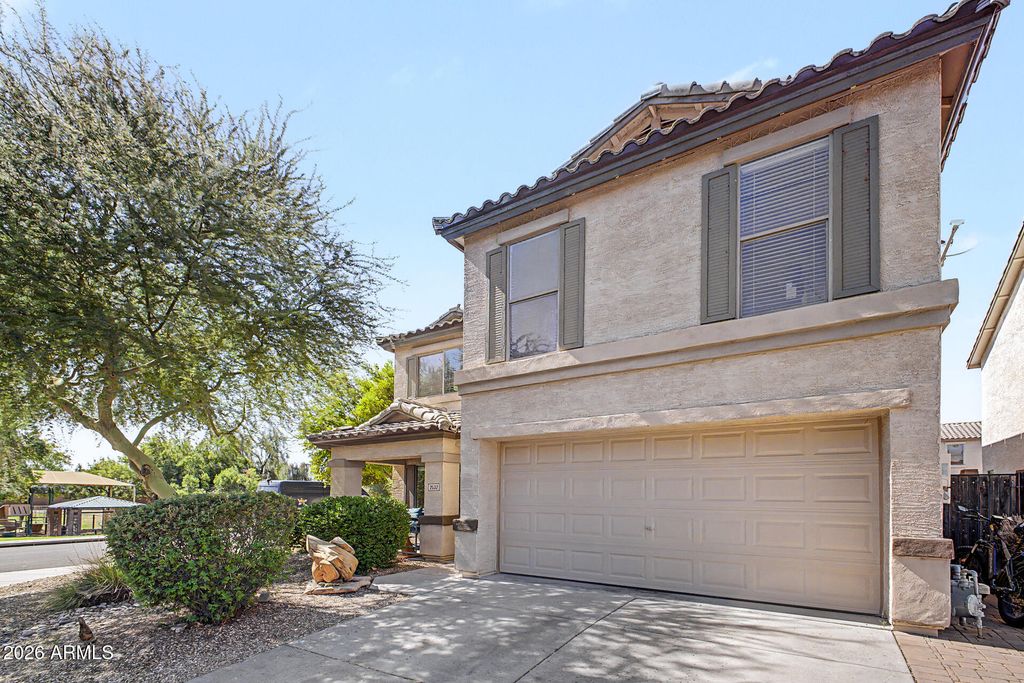 2532 W STRAIGHT ARROW Lane, Phoenix, AZ 85085 — photo 3