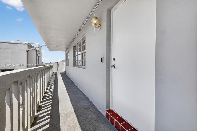 329 SE 3rd Street 502T, Hallandale Beach, FL 33009