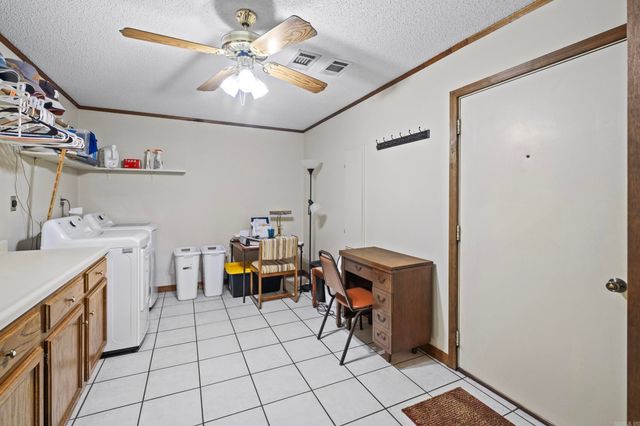 20 Oakbrooke Drive, Sherwood, AR 72120