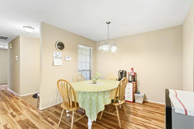 1840 Village Dr, Tracy, CA 95376