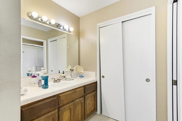 1840 Village Dr, Tracy, CA 95376